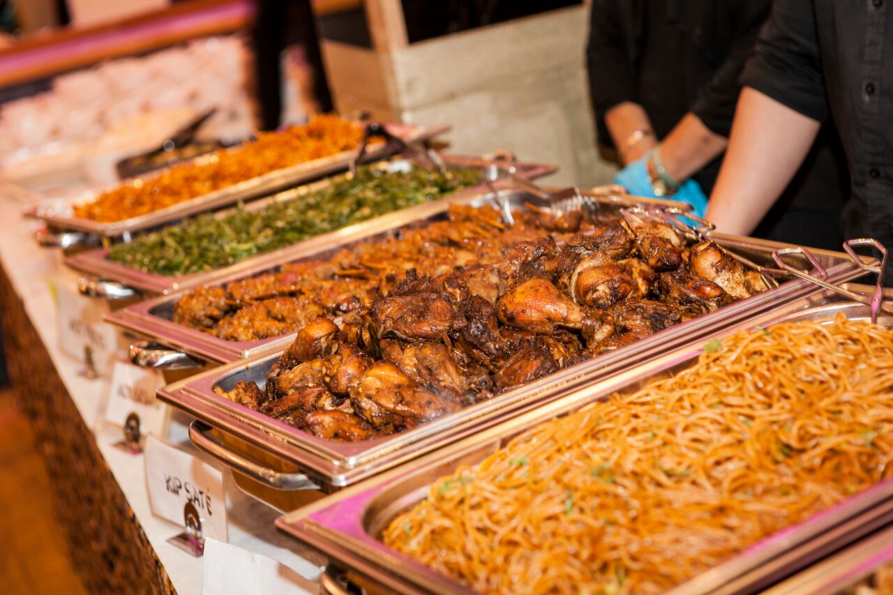 Afbeeldingsresultaat voor surinaams buffet