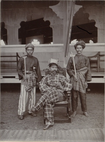 1903. TUANKU MUHAMMAD et SES GARDES DU CORPS