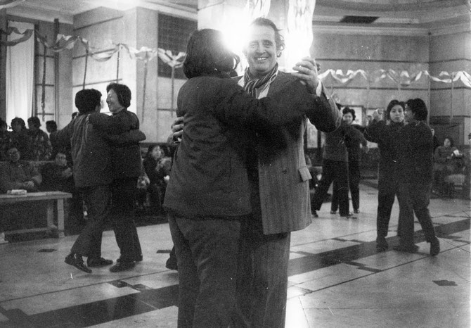 CHINE 79. PREMIER TANGO à PEKIN AVEC YVON SAMUEL