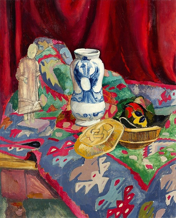 1923. NATURE MORTE à LA POTICHE ET AU RIDEAU ROUGE.   HUILE SUR TOILE  100 X 81cm. COLLECTION PARTICULIERE