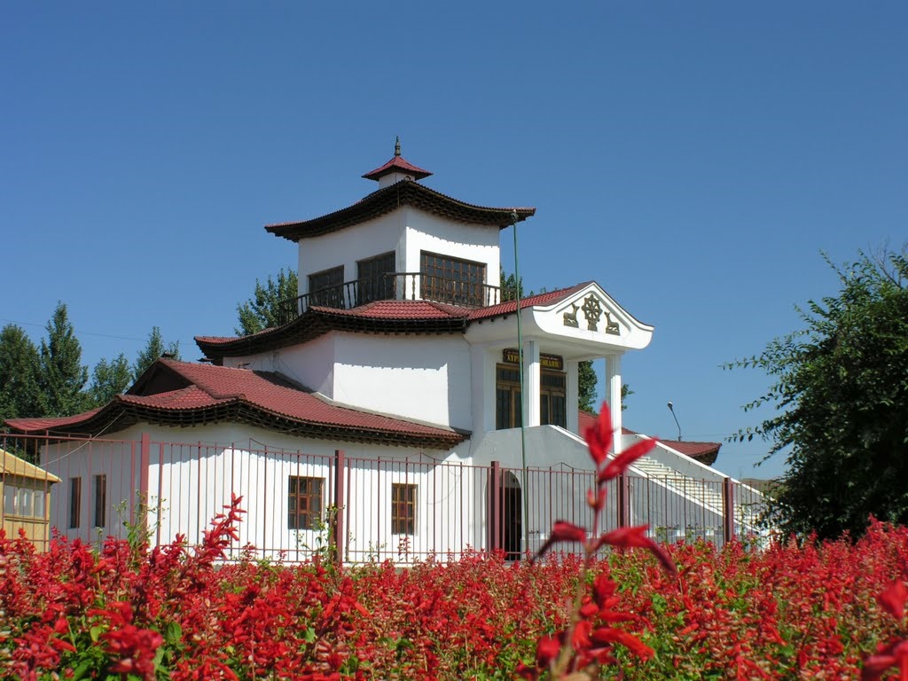 тыва храм. буддийский храм цеченлинг кызыл. буддийский храм цеченлинг кызыл. храм цеченлинг в кызыле. тыва хурээ цеченлинг.