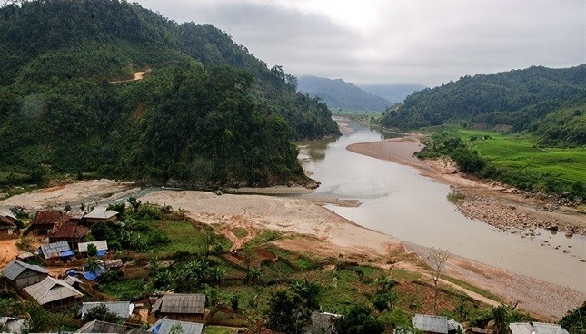 LE HAMEAU DE IT HONG (DISTRICT DE MUONG LAY EX. LAI CHÂU) AVANT SON EVACUATION.