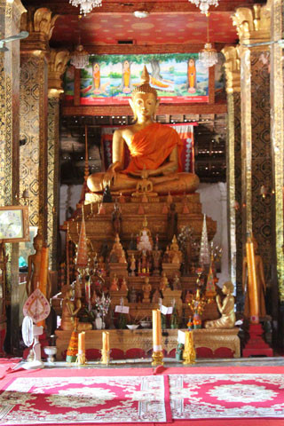 Immense Bouddha doré de 600 kg.