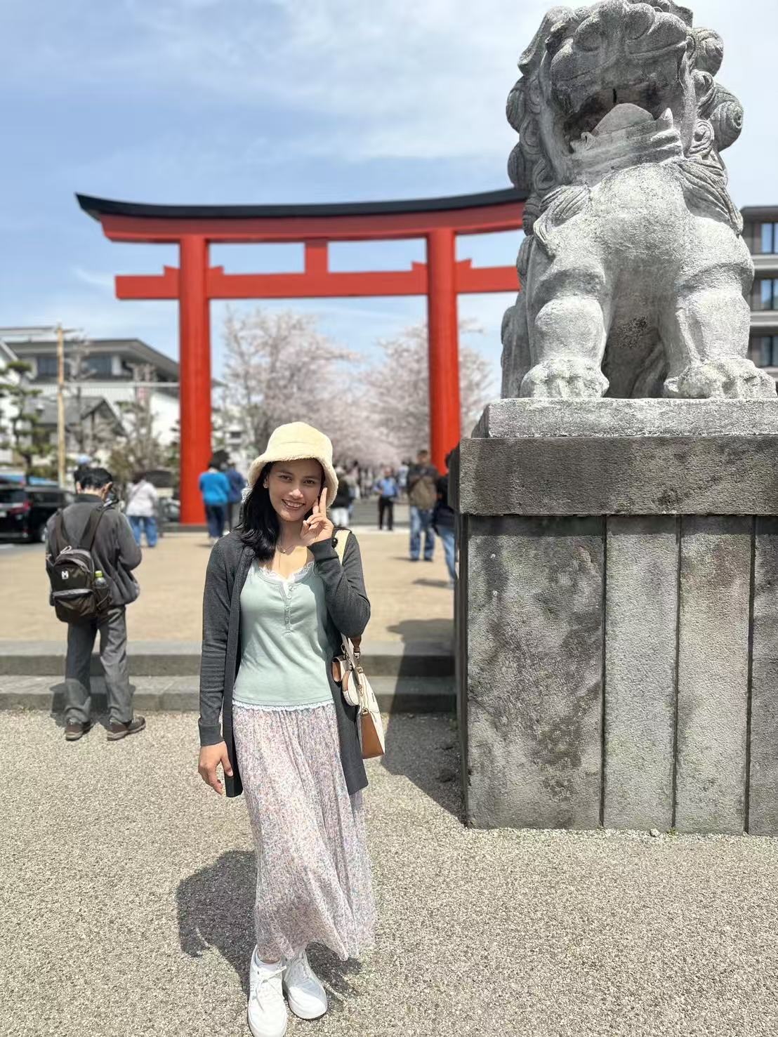 <img src="画像URL" alt="カンボジア女性 国際結婚 プロフィール" style="width:100%; border-radius:10px;">