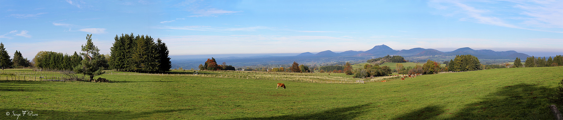 Le Puy de Dôme vu de la route du Guéry - Auvergne France  - Vue panoramique
