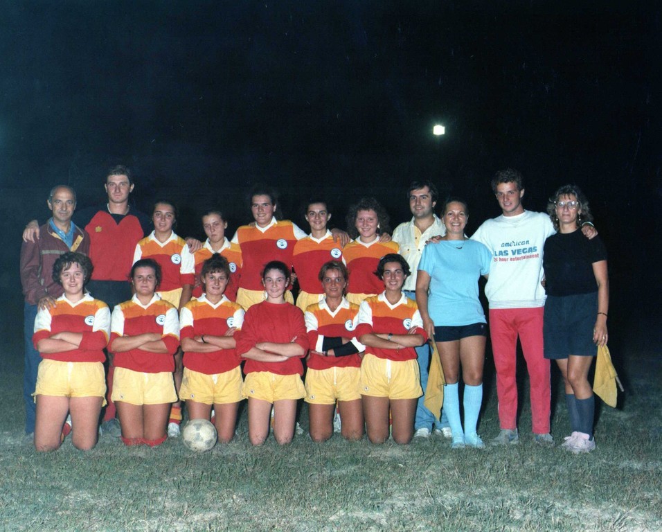 Squadra femminile Cafaggio Settembre 1985