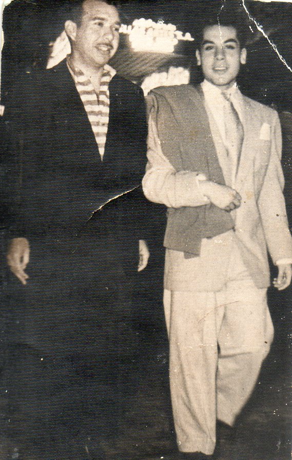 YO MUY JOVEN CON ARTURO PACHECO FUNCIONARIO DE CANEIDIAN PACIFIC...