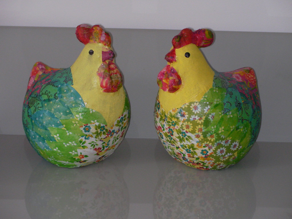 Chickens (2010) - Mixed Media and Papier Mache techniques - 20 cm height