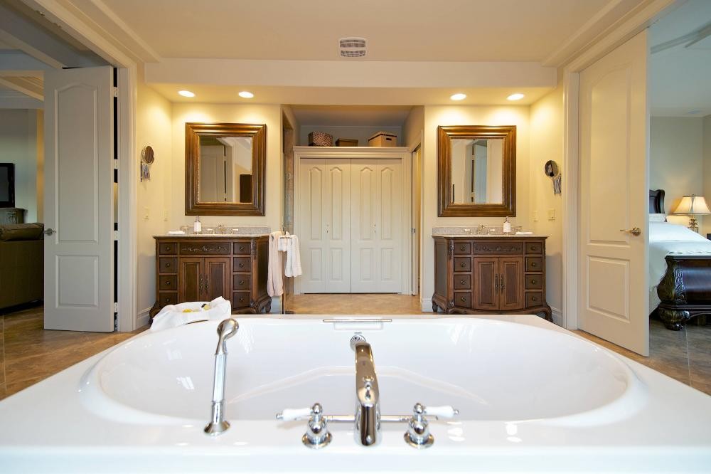 Bed and Breakfast Kelowna Kelowna getaway Lakeview Memories Bed and