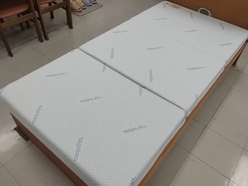 美品50%OFF】マニフレックス DDウィング セミダブル 3つ折り