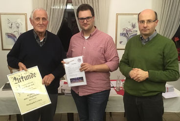Ehrenmitglied Karl Trudewind, Tristan Kotthoff (1. Vorsitzender), Dirk Houpt (2. Vorsitzender) v.l.n.r.
