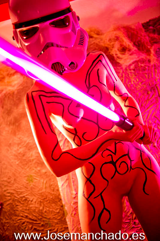 star wars desnudos, starwars desnudos, star wars nude, starwars nude, star wars sexy, star wars bodypaint, stormtrooper bodypaint