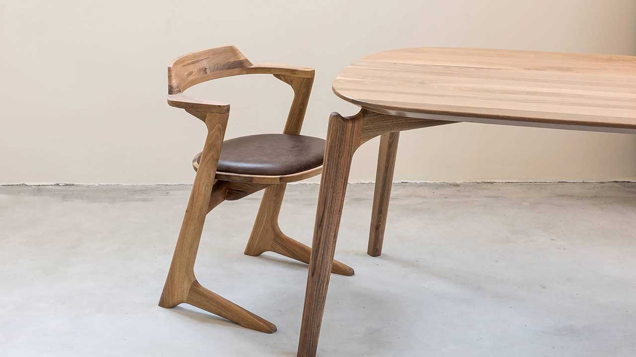 Zeitlose und handgefertigte Designmöbel aus Holz
