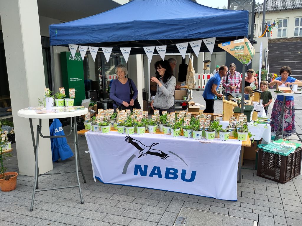 von links nach rechts: Sabine Neugebauer, Marion Zöller | Foto:Peter Berthold/NABU Euskirchen