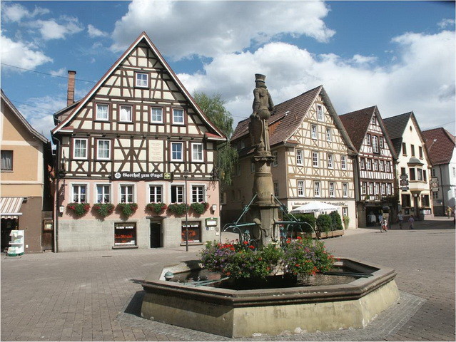 fontaine sur la Markplatz