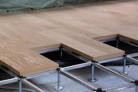 Suelo técnico acabado en madera
