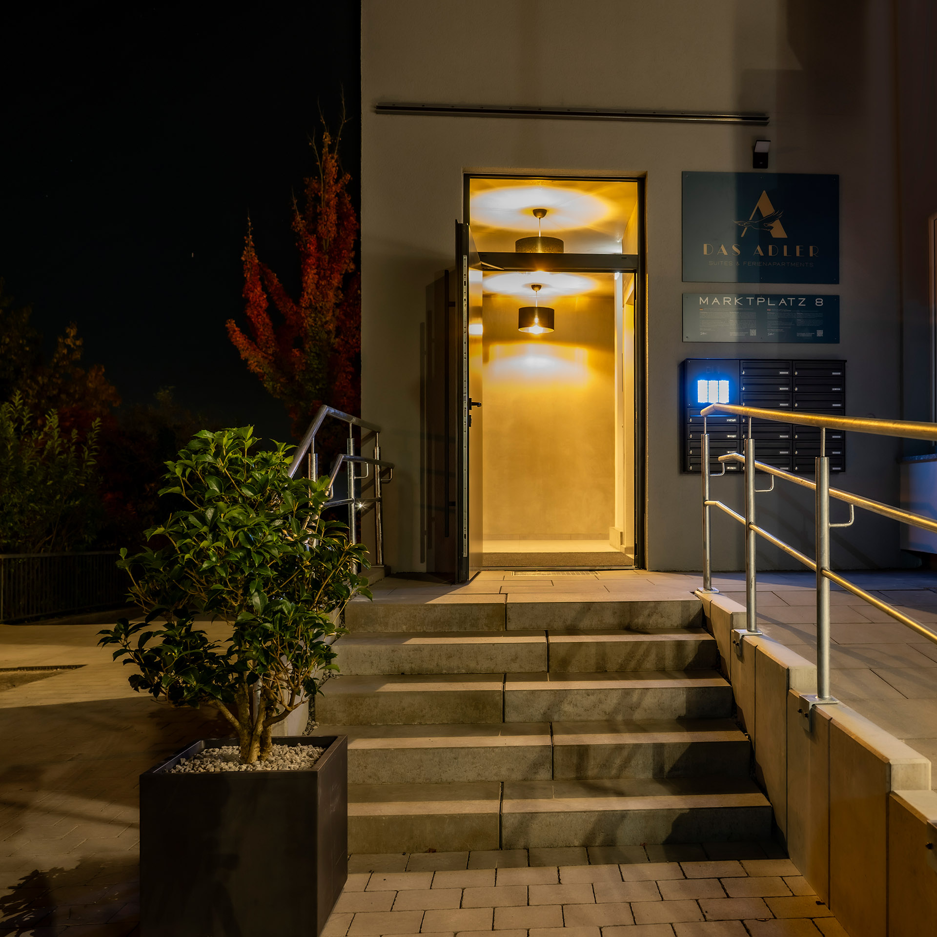 Das Adler, Markdorf – Eingang bei Nacht