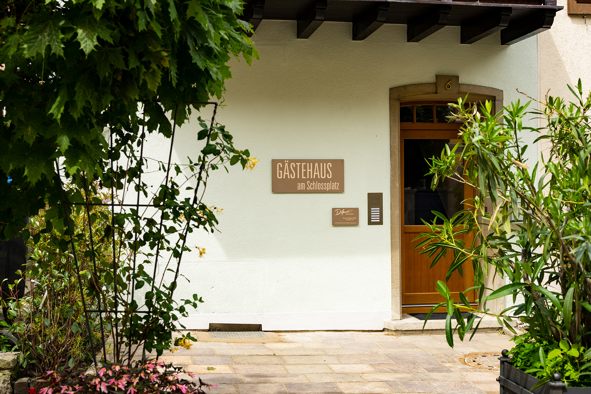 Holiday apartments on Lake Constance: Guest House "Am Schlossplatz", Room #1 - Entrance