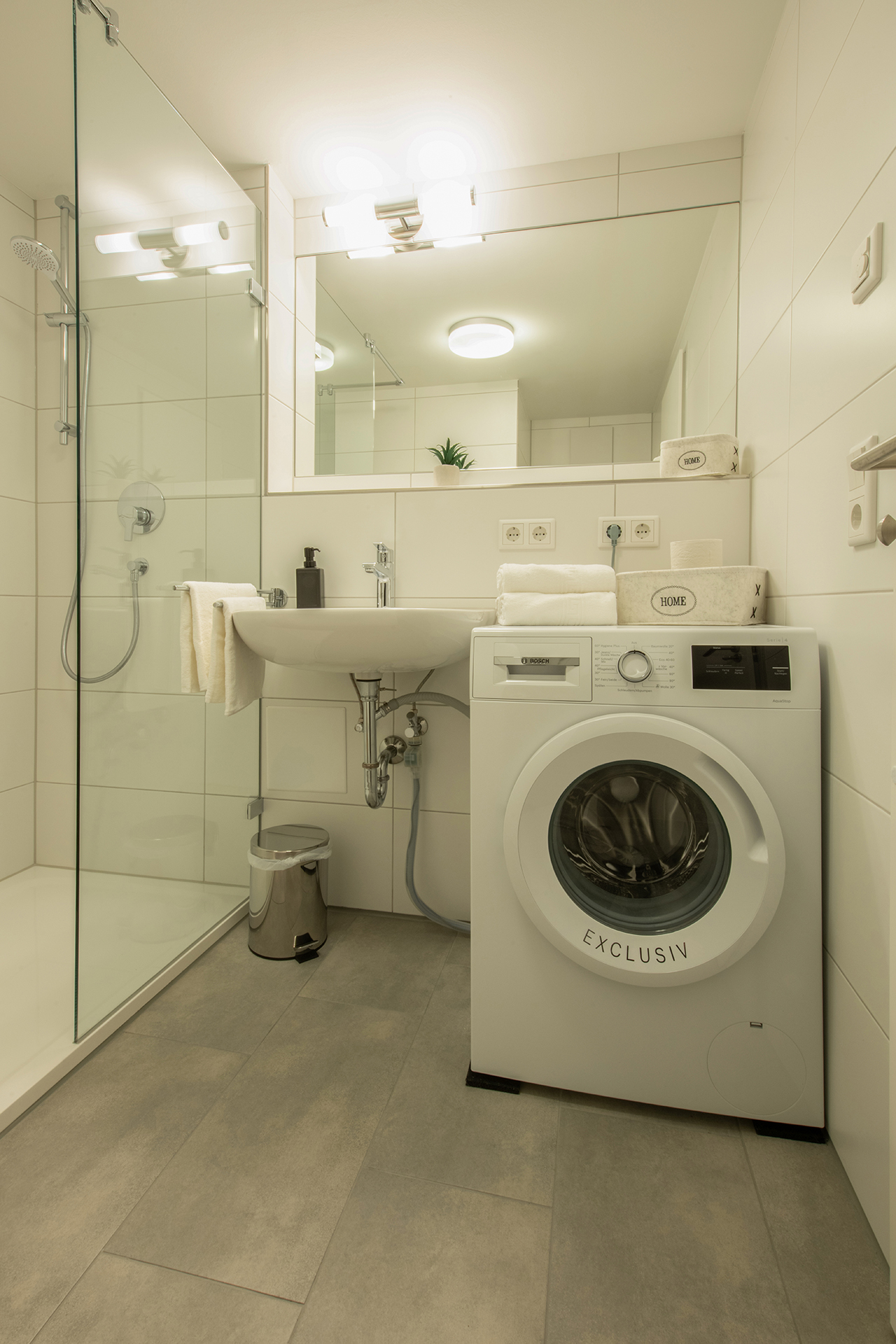 Holiday apartments on Lake Constance: Apartment House Markdorf, Apartment 3 - Bathroom