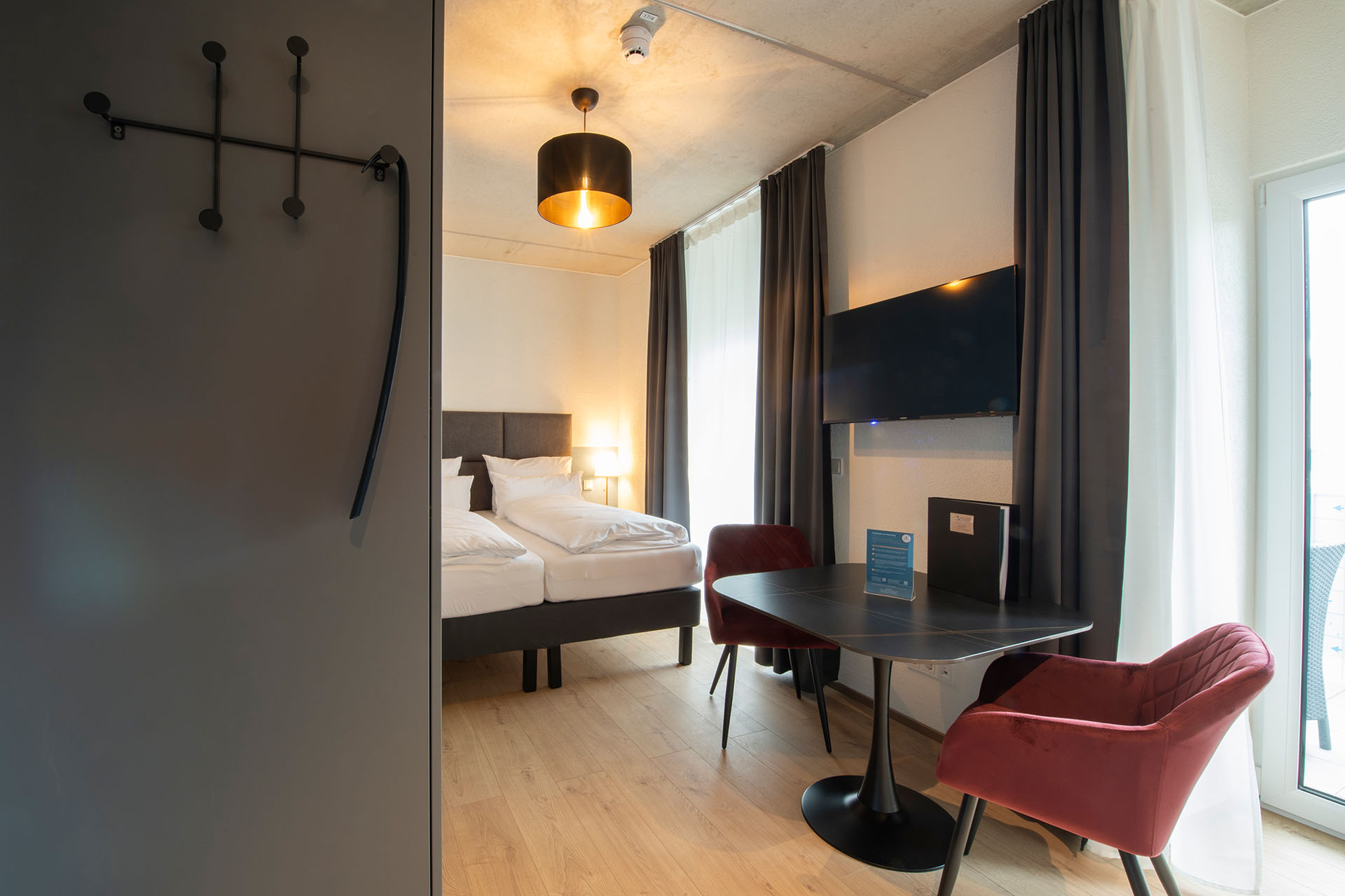 Das Adler, Markdorf - Doppelzimmer mit Balkon - Schlafen & Wohnen