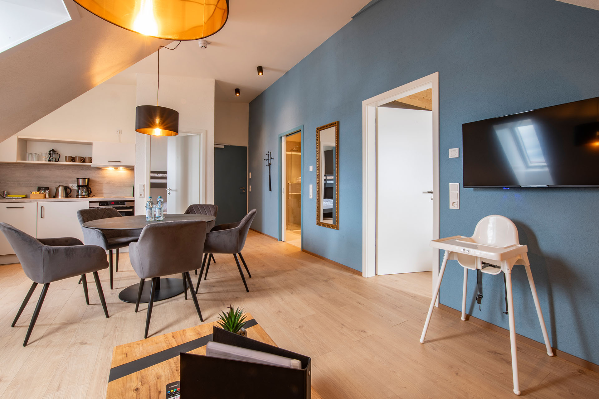Das Adler, Markdorf - Familiensuite - Wohnen & Essen