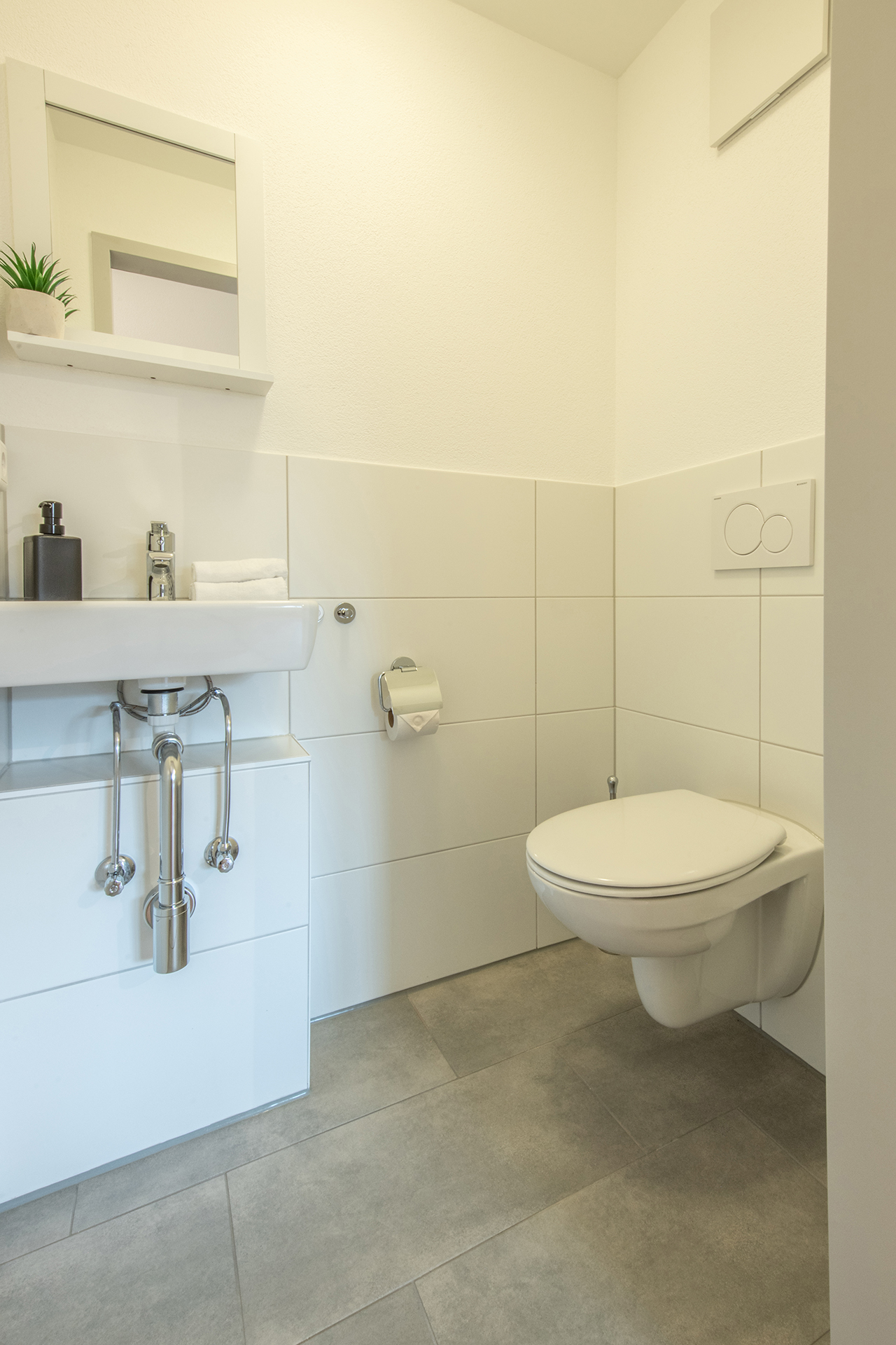 Holiday apartments on Lake Constance: Apartment House Markdorf, Apartment 4 - Bathroom