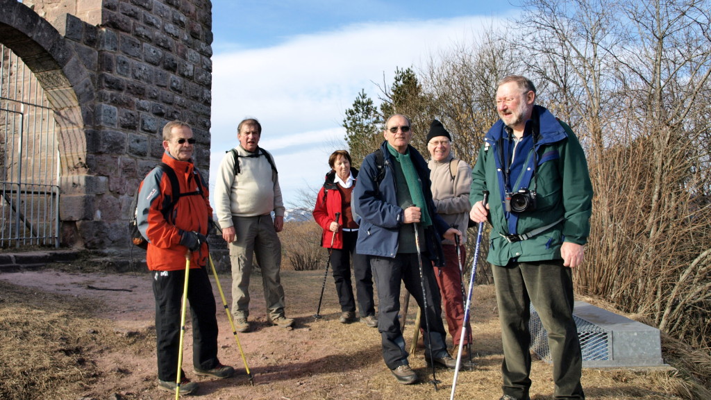 Au pied des ruines du Petit Hohnack