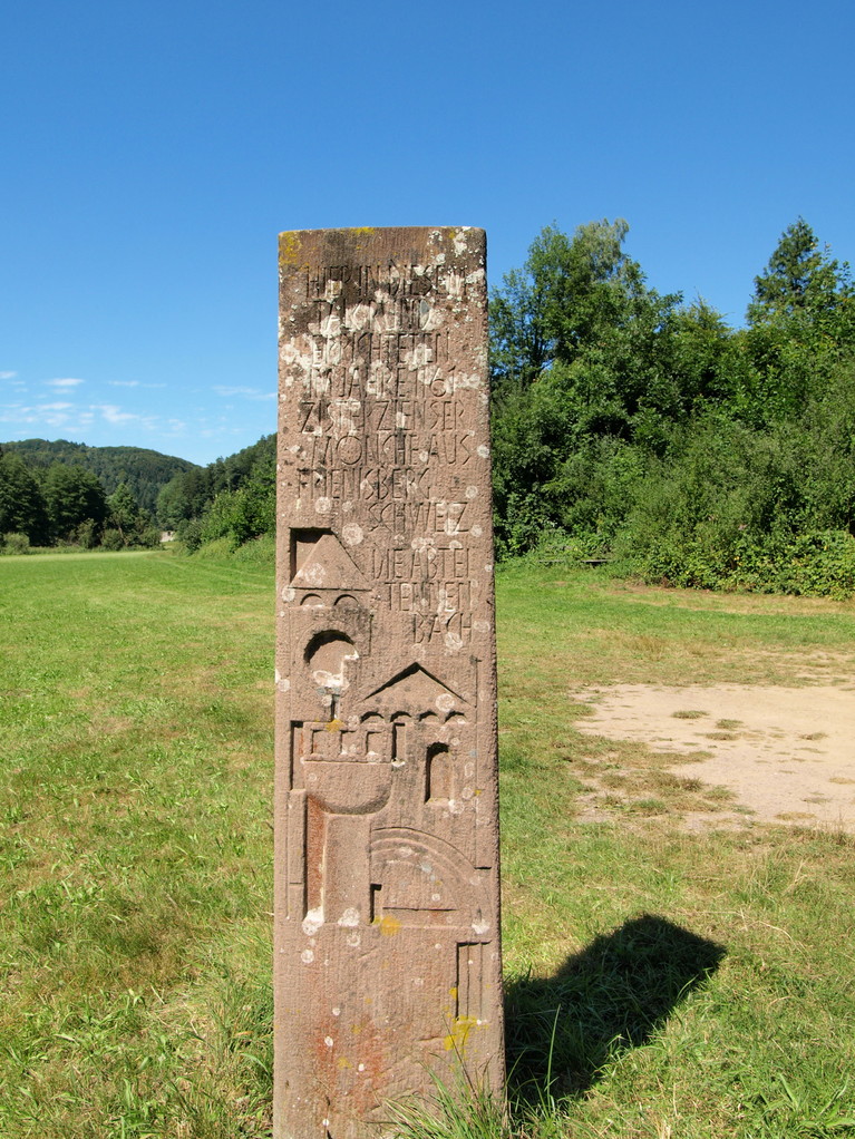 Tennenbach : "Hier in diesem Talgrund errichteten im Jahre 1161 Zisterzienser Mönche aus Frienisberg Schweiz die Abbtei Tennenbach"