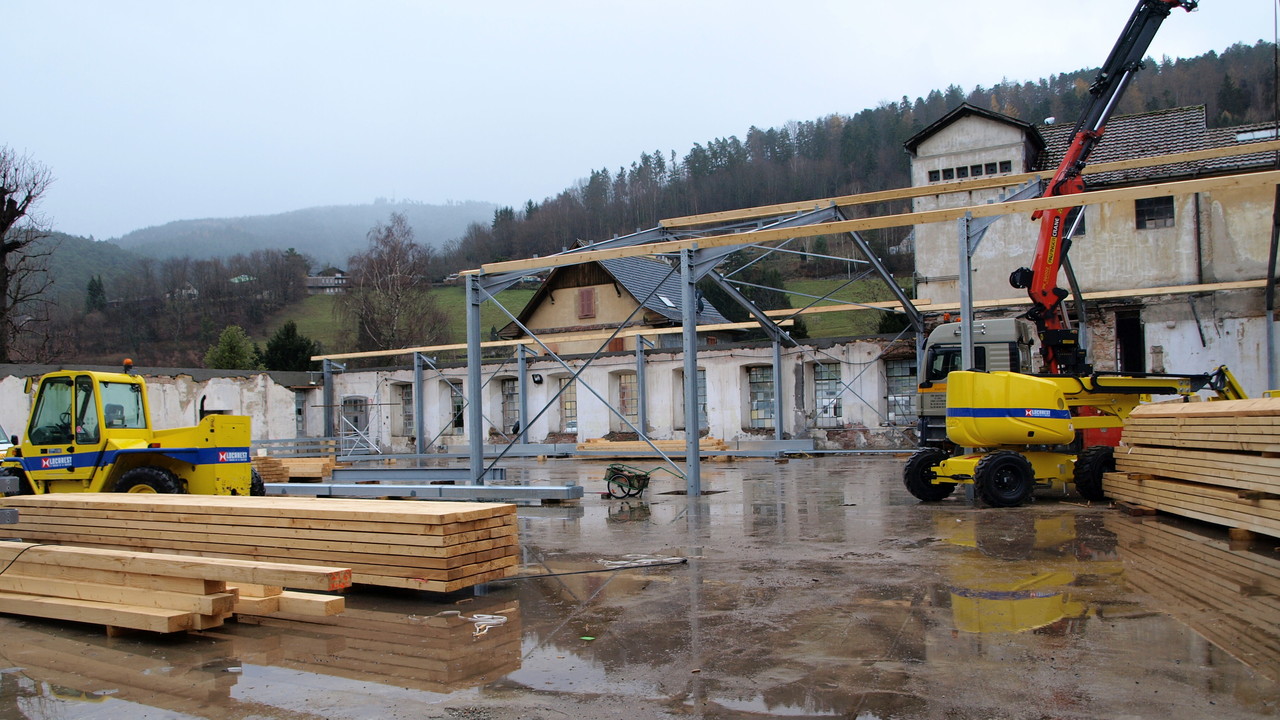 Camping : aménagement d'un hangar pour caravanes