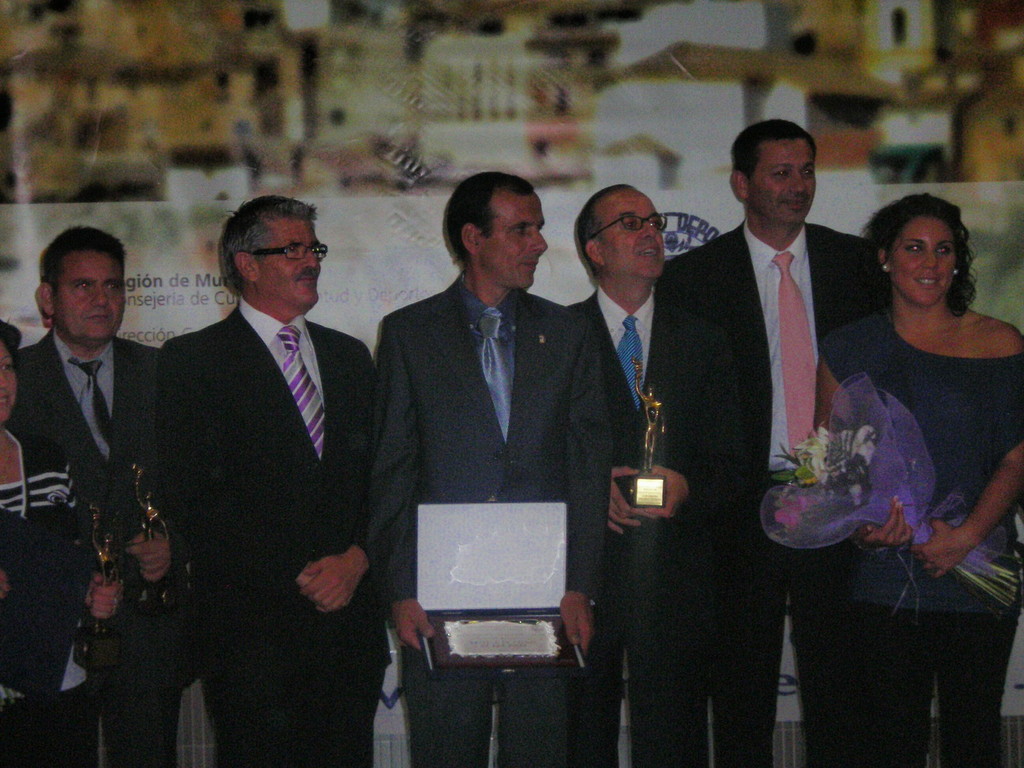 El concejal de deportes de Cartagena Alonso Gómez López, con todos los premiados