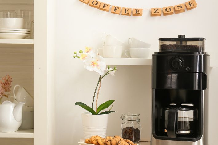 De koffiehoek in keuken inrichten? 20 ideeën voor thuis
