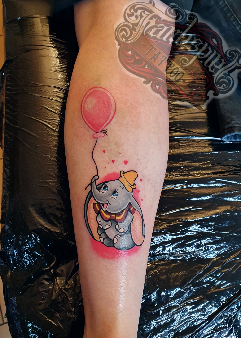 Tattoos Tatowierungen Farbspiel Tattoostudio Bremen Balloon dog, perfect realistic black tattoo artwork done by tattoo artist roy tsour from tel aviv, israel. farbspiel tattoostudio bremen