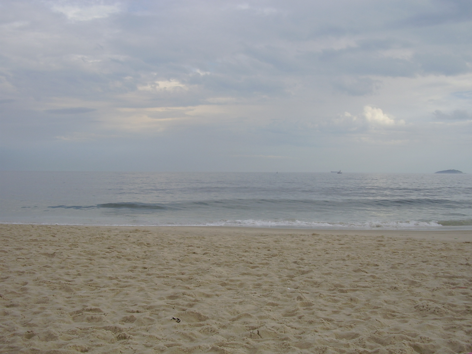 the Leme beach, in front of the "rua Anchieta", the flat street
