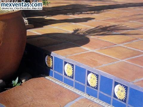 Peralte de Escaleras con Azulejo Tipo Talavera hecho a Mano