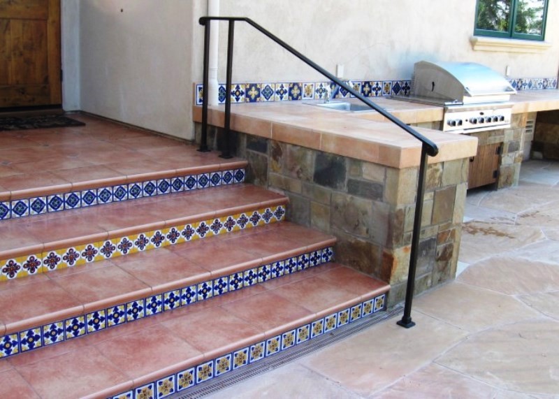 Peralte de Escaleras con Azulejo Mexicano