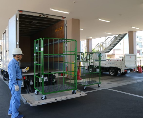テールゲートリフター特別教育とは？荷役時の挟まれ・墜落防止と出張開催のポイント