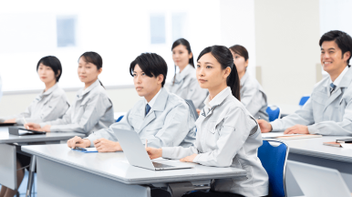 教育効果を見える化する！安全教育の評価シートと管理方法