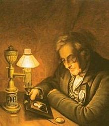 Anwendung als Leselampe (Quelle "de.wikipedia.org")