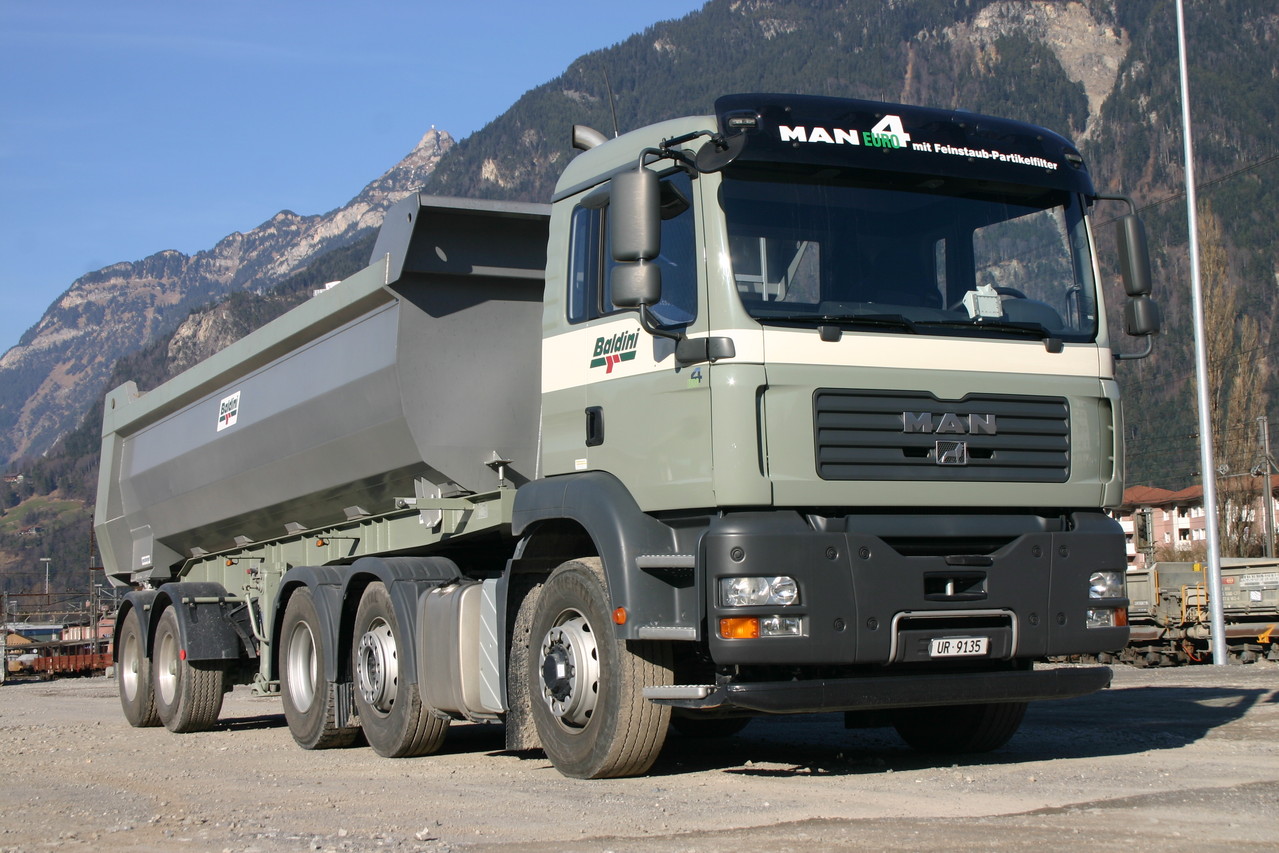 Kippschlepper mit Hydrodrive-Antrieb