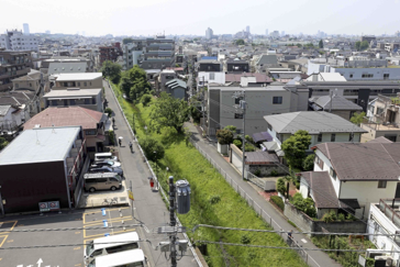 笹塚駅前から都心に向かって伸びる玉川上水の水路