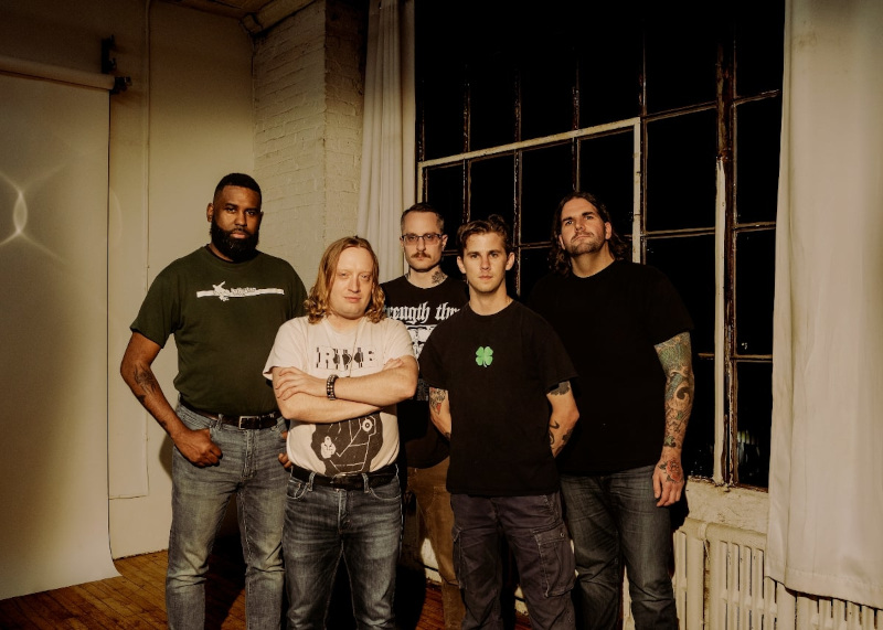 Hardcore-Punks Restraining Order kündigen Blue Grape Music Debüt "Future Fortune" an | neuer Song + Video "Know Not"!