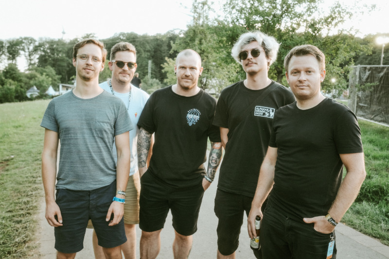 DREI METER FELDWEG beugen sich dem Druck und veröffentlichen "Neue Single"