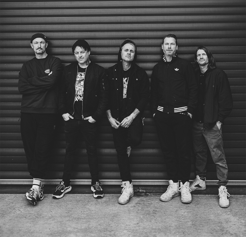 DONOTS veröffentlichen "Stop The Clocks" feat. CAMPINO & Album "Schwert aus Holz"