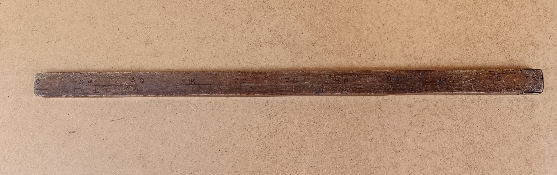 Regla de sastrería madera 50 cms. 50x2,5x2