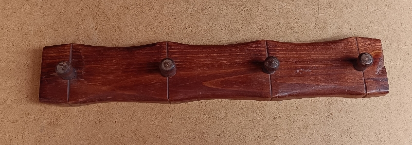 Perchero madera. Ref 18410. 40x7x4