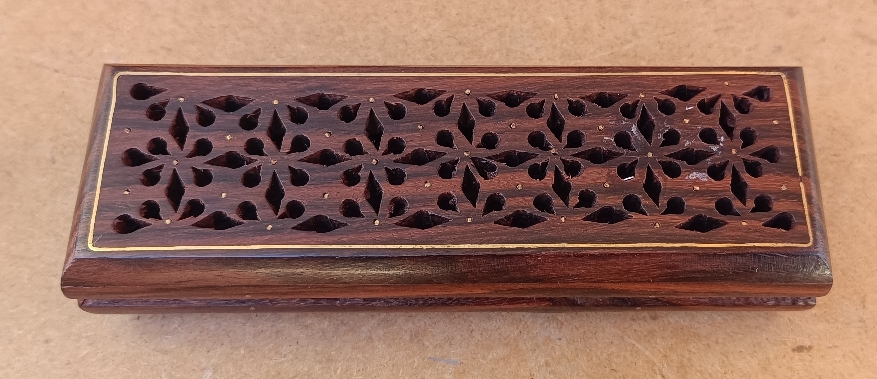 Caja madera calada. Ref 1017. 15x5x3
