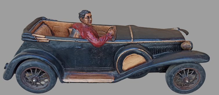 Coche resina. 50 cms aprox