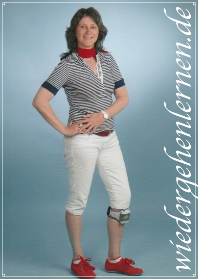 Privataufnahme 2013. Mit dem WALK AIDE* auf dem Weg zurück zum Gehen
