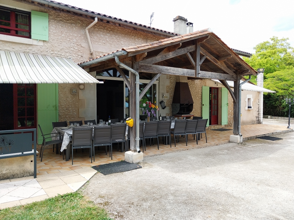 La terrasse semi-couverte