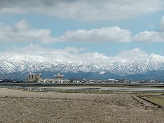 ３月　採寸・納品の準備中です。